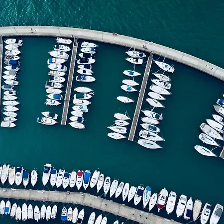 Aurora アパート *